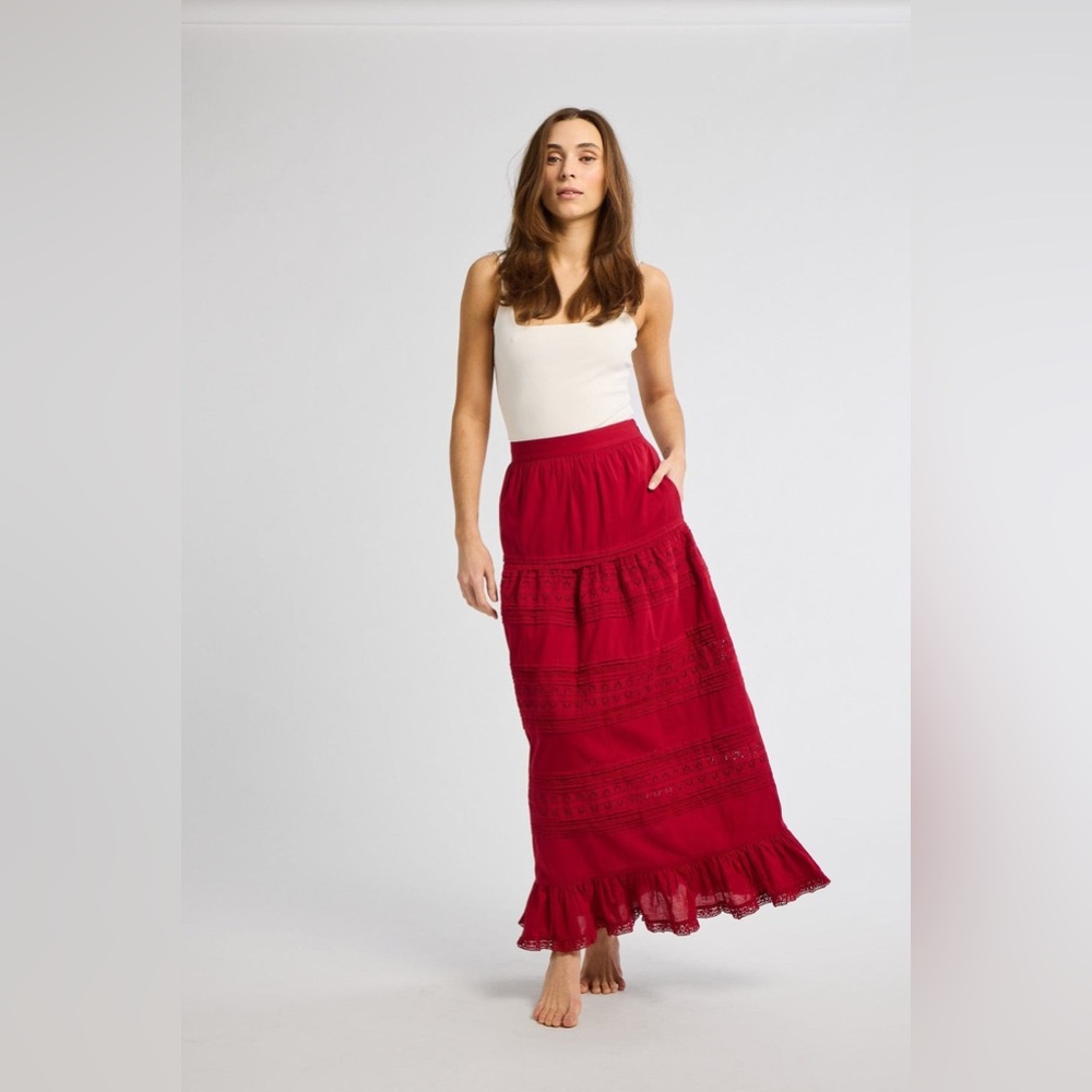 Mille Leni Skirt in Cherry Lace, Size M
